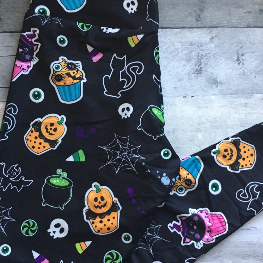 Ghoul Cupcake Halloween Leggings